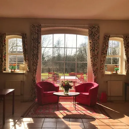 Oda ve Kahvaltı De Neust *